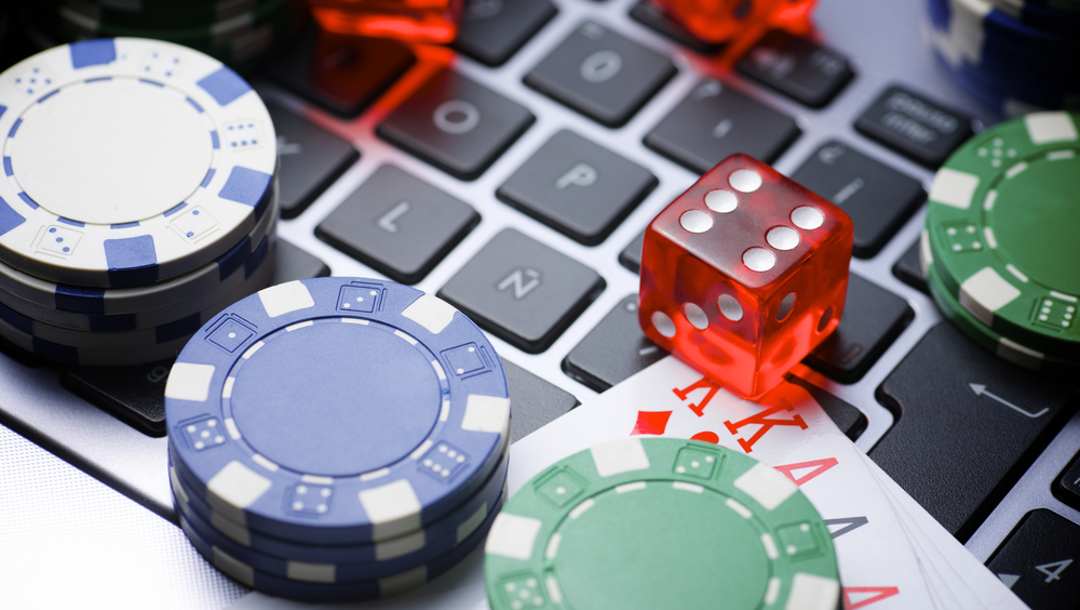 Inside the World of Online Gambling Enthusiasts: A Fascinating Journey into the Minds of Digital Risk-Takers