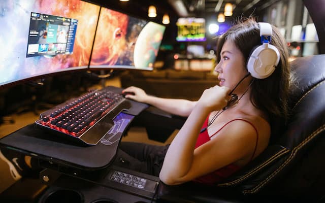 Navigating the Digital Frontier: Crafting an Unforgettable Online Gaming Experience