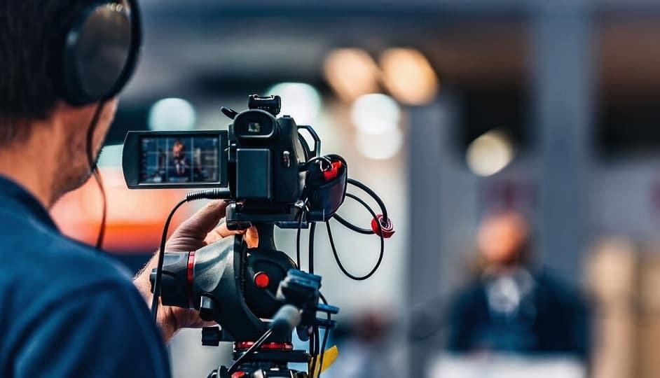 Camera Equipment Hire: A Smart Solution for Filmmakers and Photographers